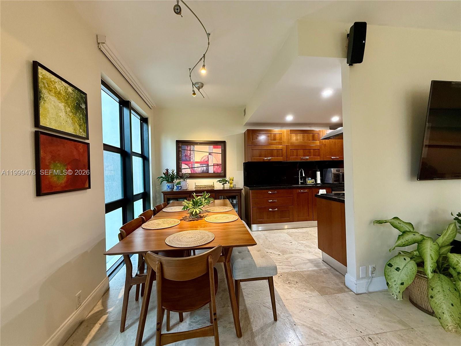 1121 Crandon Blvd #E107, Key Biscayne FL 33149