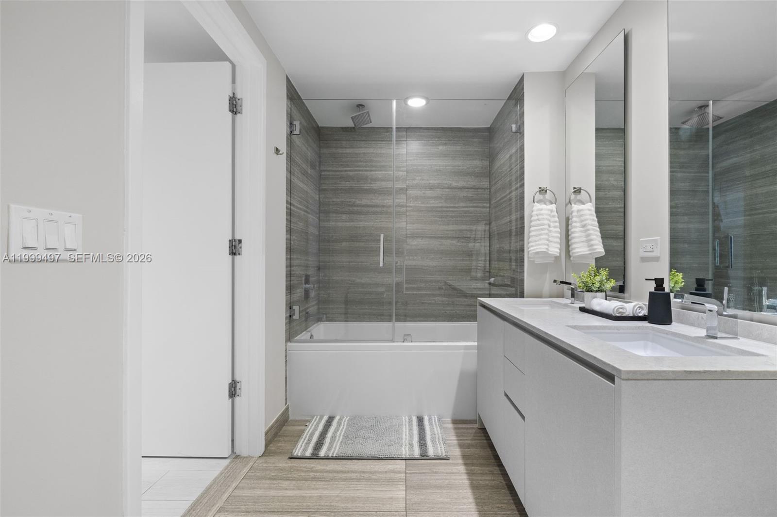 1010 Brickell Ave #1411, Miami FL 33131
