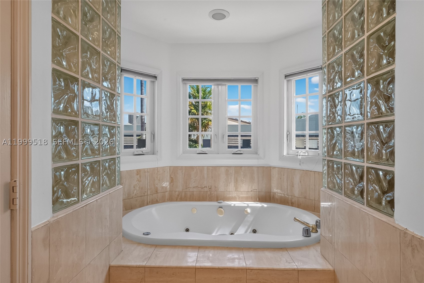 1413 Sunset Harbour Dr #209, Miami Beach FL 33139