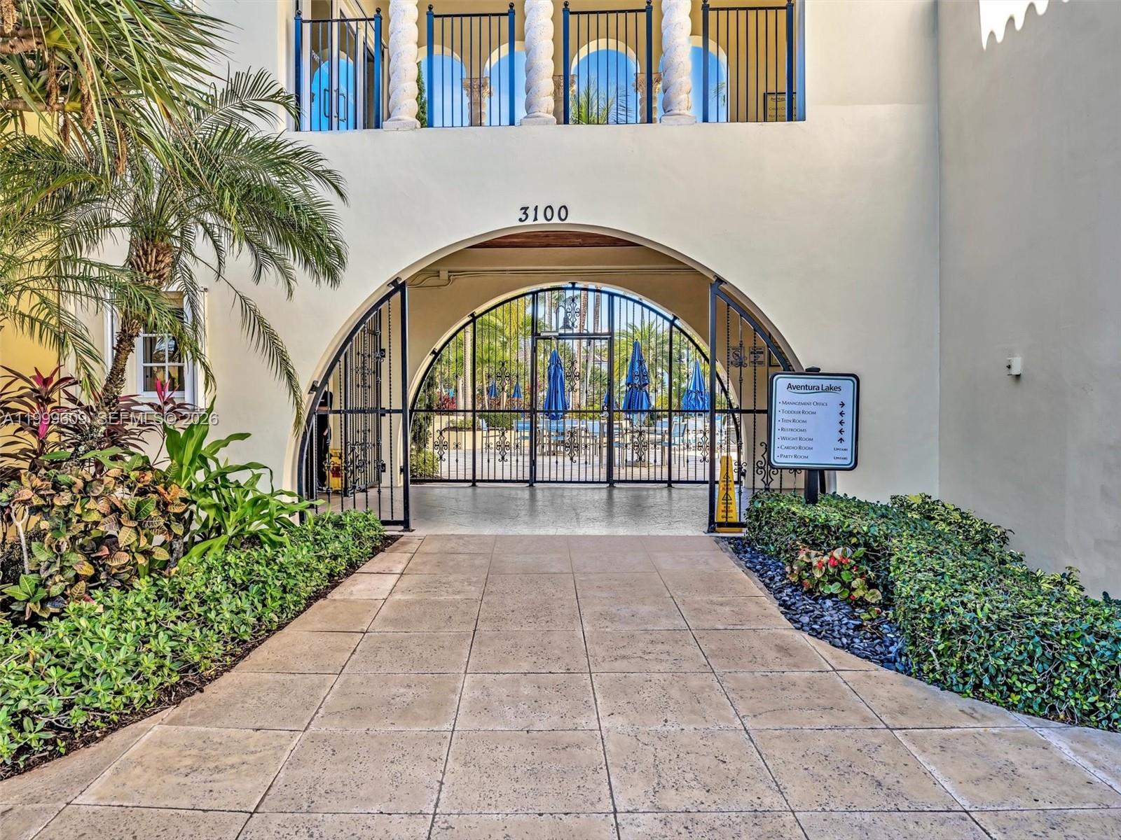 20780 NE 32nd Ave, Aventura FL 33180