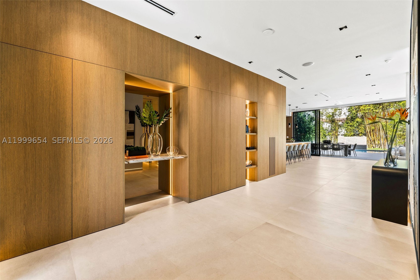 325 W 63rd St, Miami Beach FL 33141
