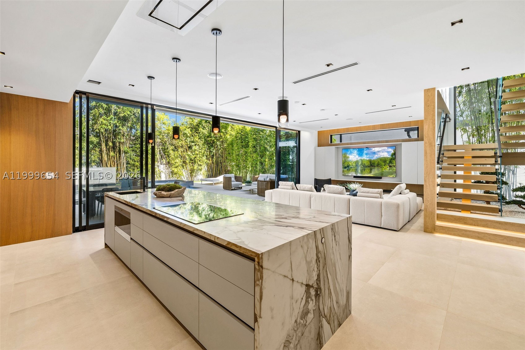 325 W 63rd St, Miami Beach FL 33141