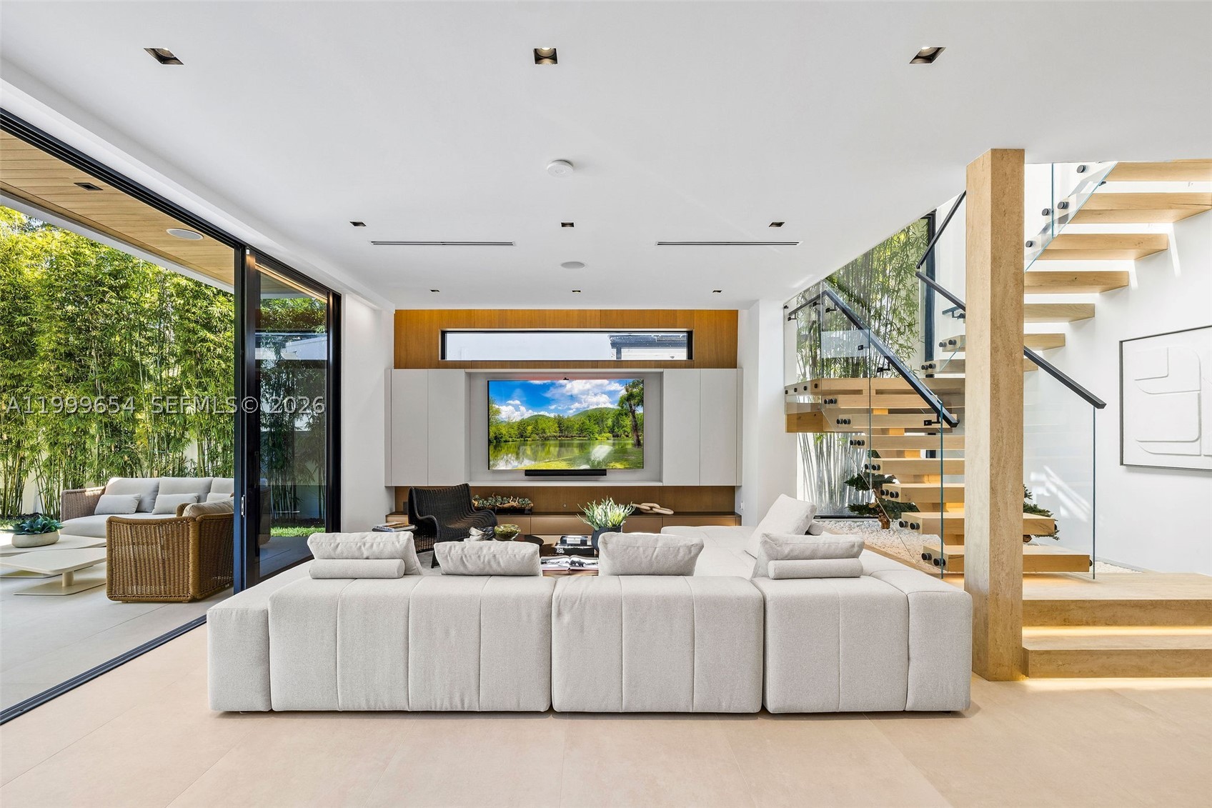 325 W 63rd St, Miami Beach FL 33141