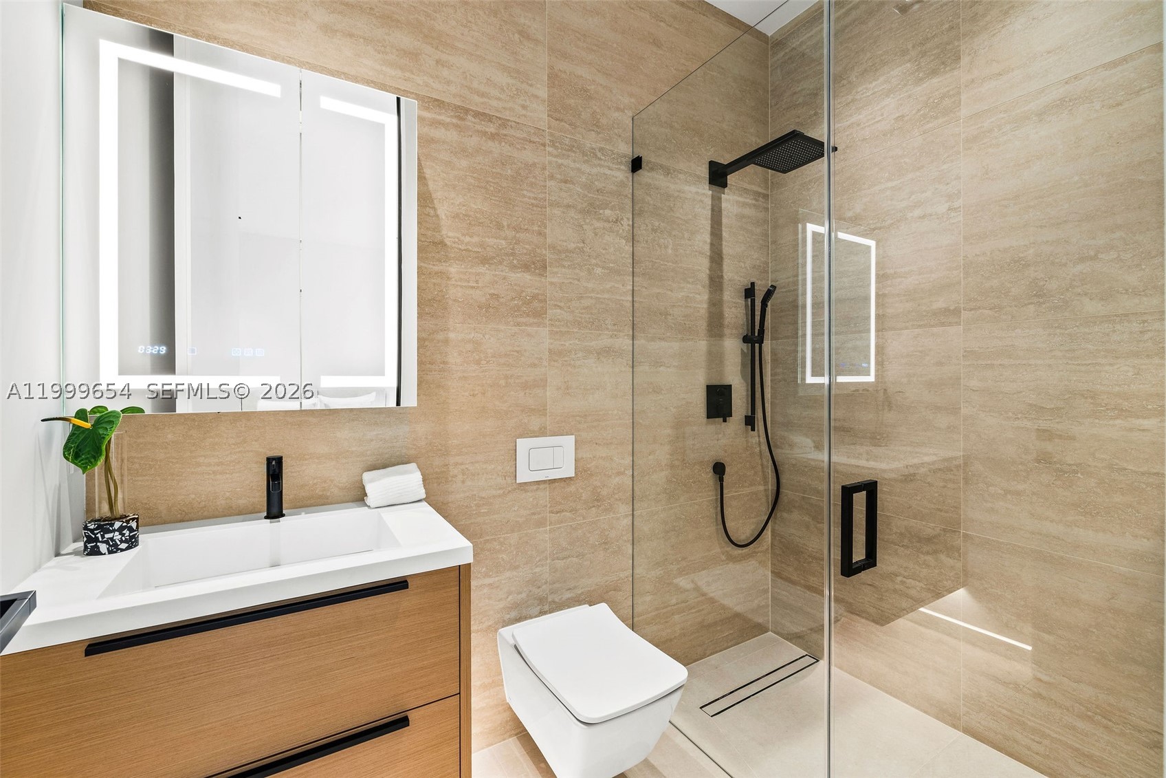 325 W 63rd St, Miami Beach FL 33141