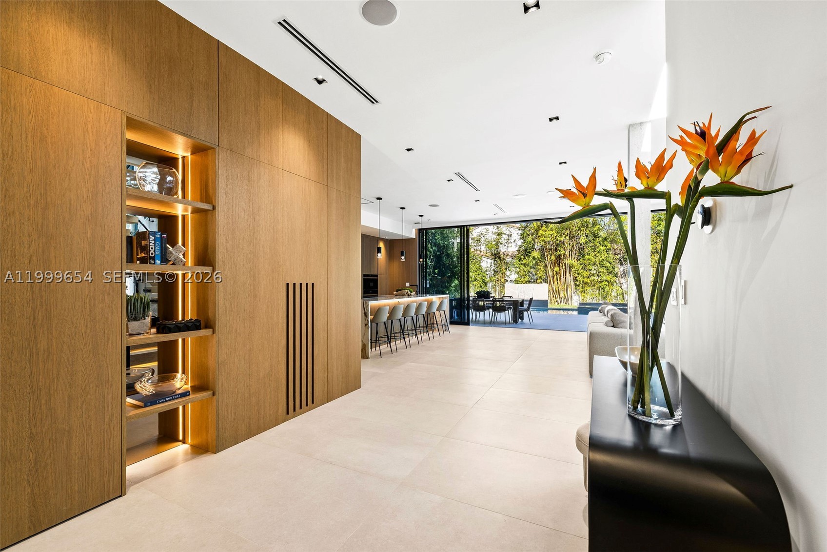 325 W 63rd St, Miami Beach FL 33141