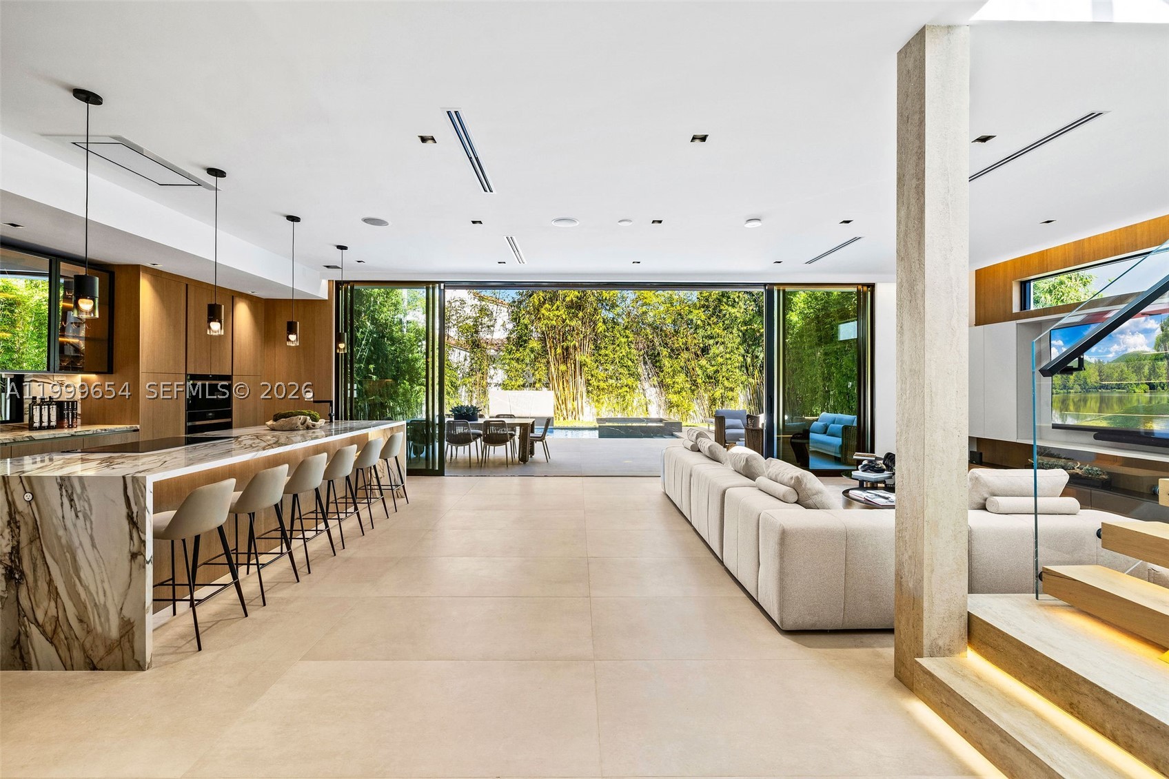 325 W 63rd St, Miami Beach FL 33141