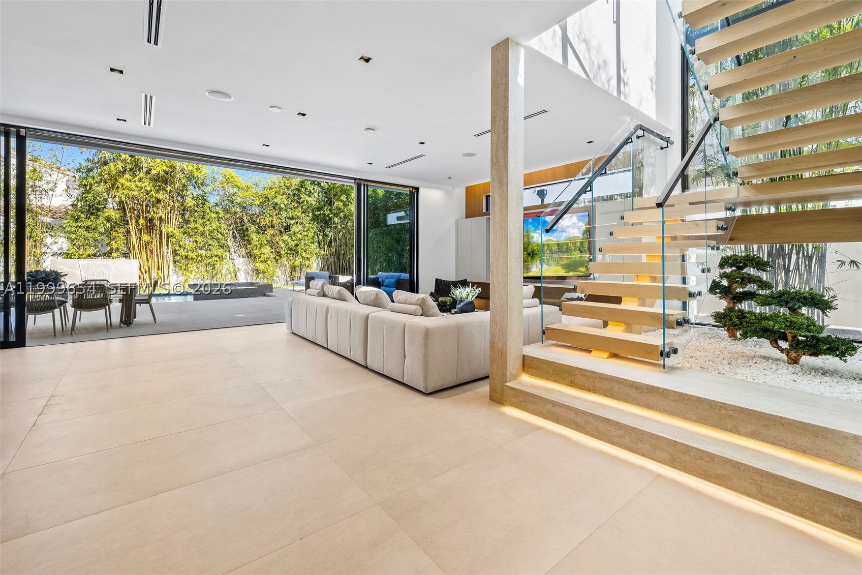 325 W 63rd St, Miami Beach FL 33141
