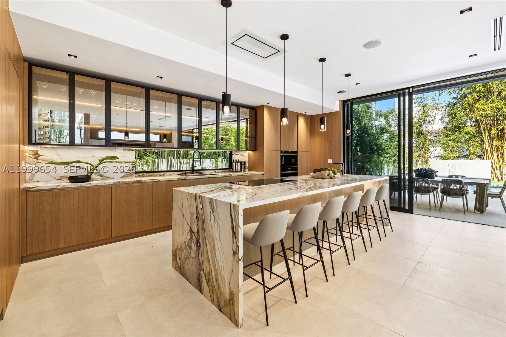 325 W 63rd St, Miami Beach FL 33141