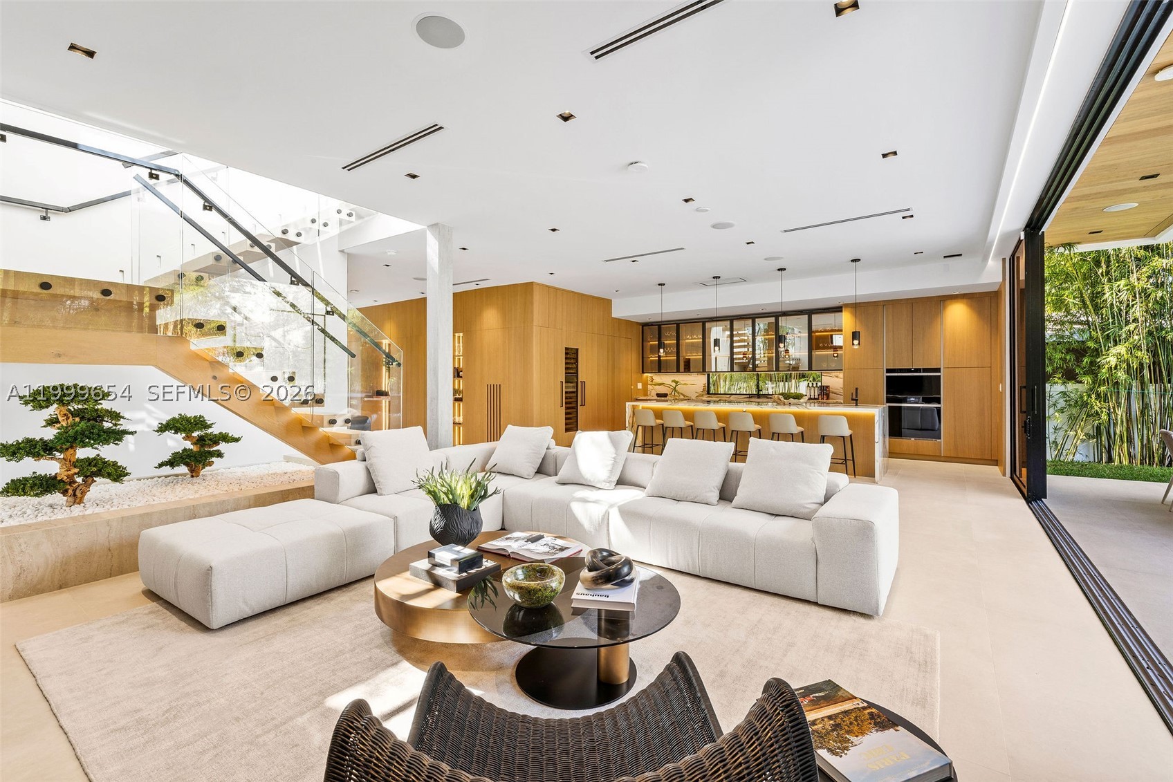 325 W 63rd St, Miami Beach FL 33141