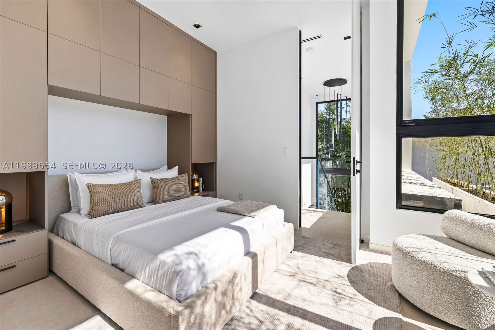 325 W 63rd St, Miami Beach FL 33141
