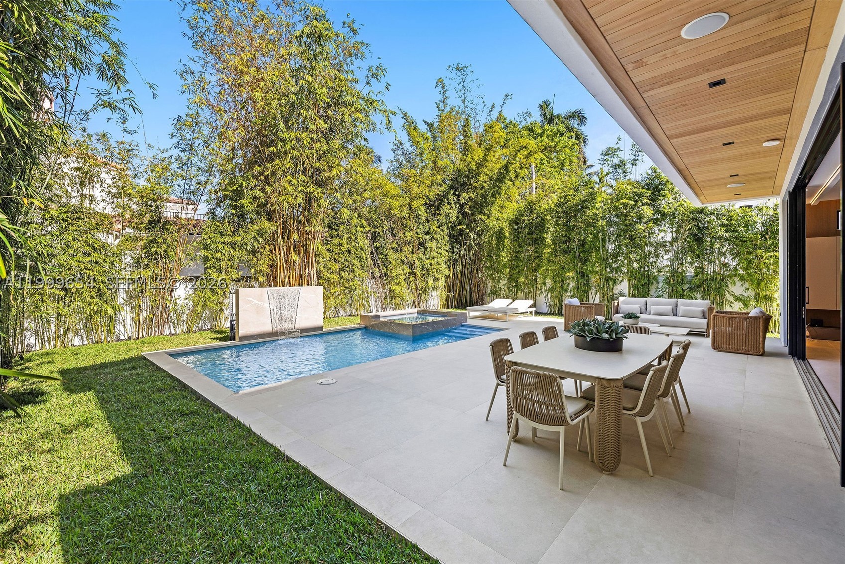 325 W 63rd St, Miami Beach FL 33141