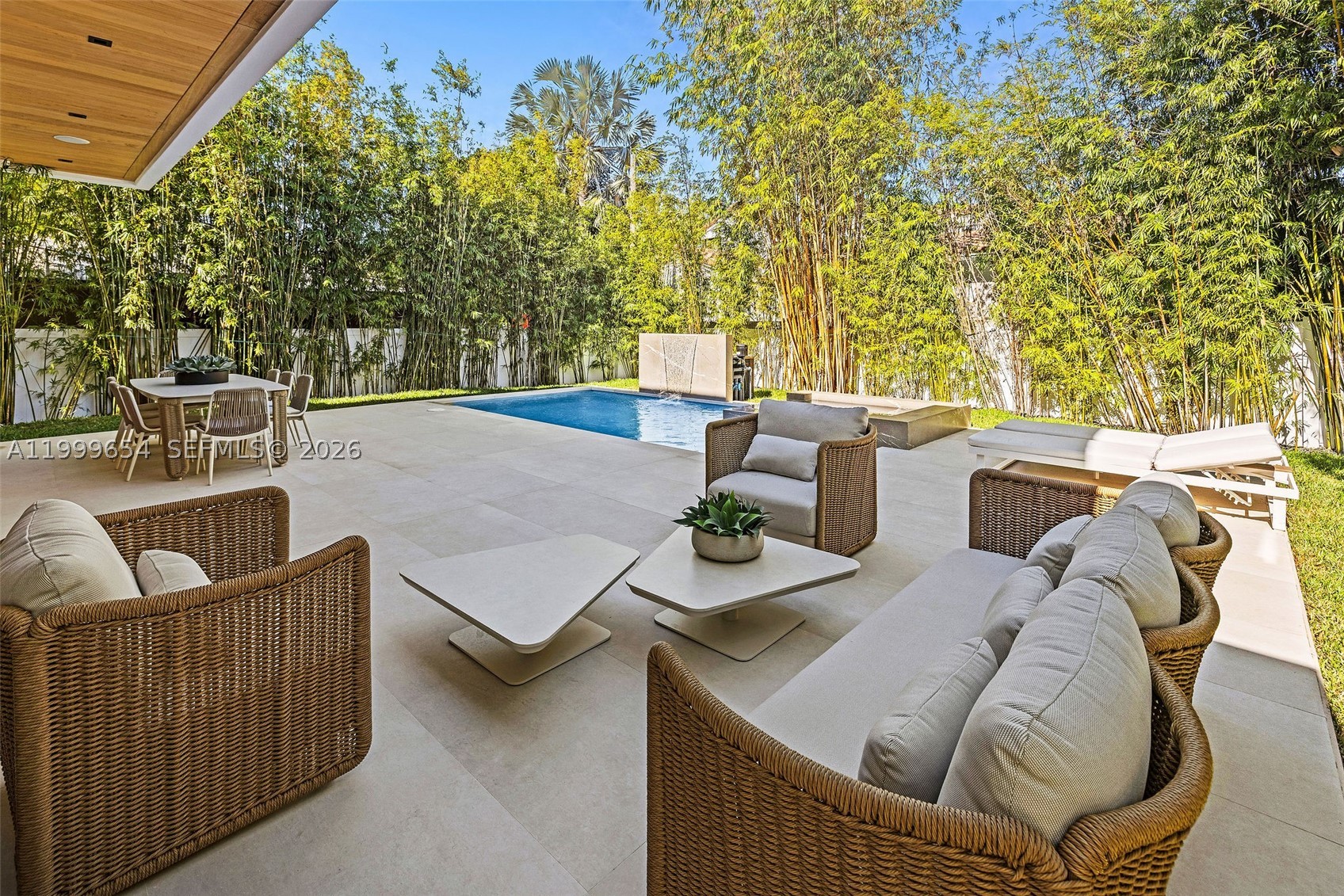 325 W 63rd St, Miami Beach FL 33141