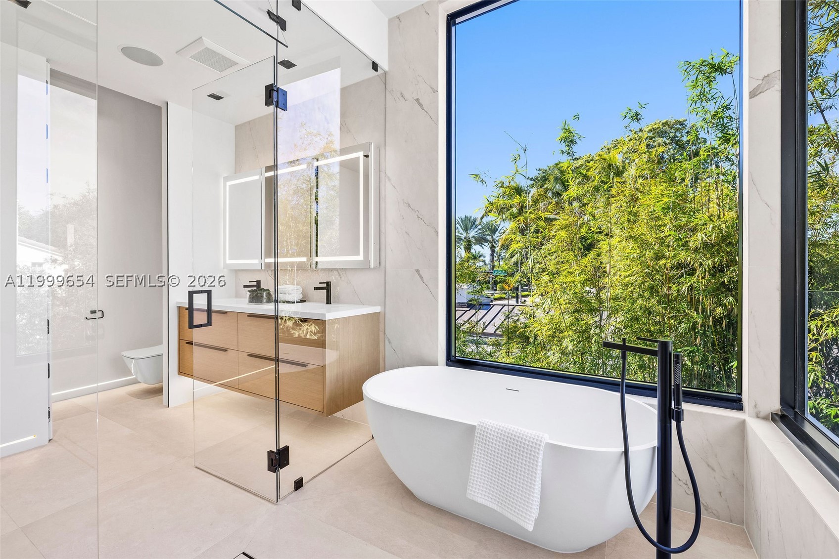 325 W 63rd St, Miami Beach FL 33141