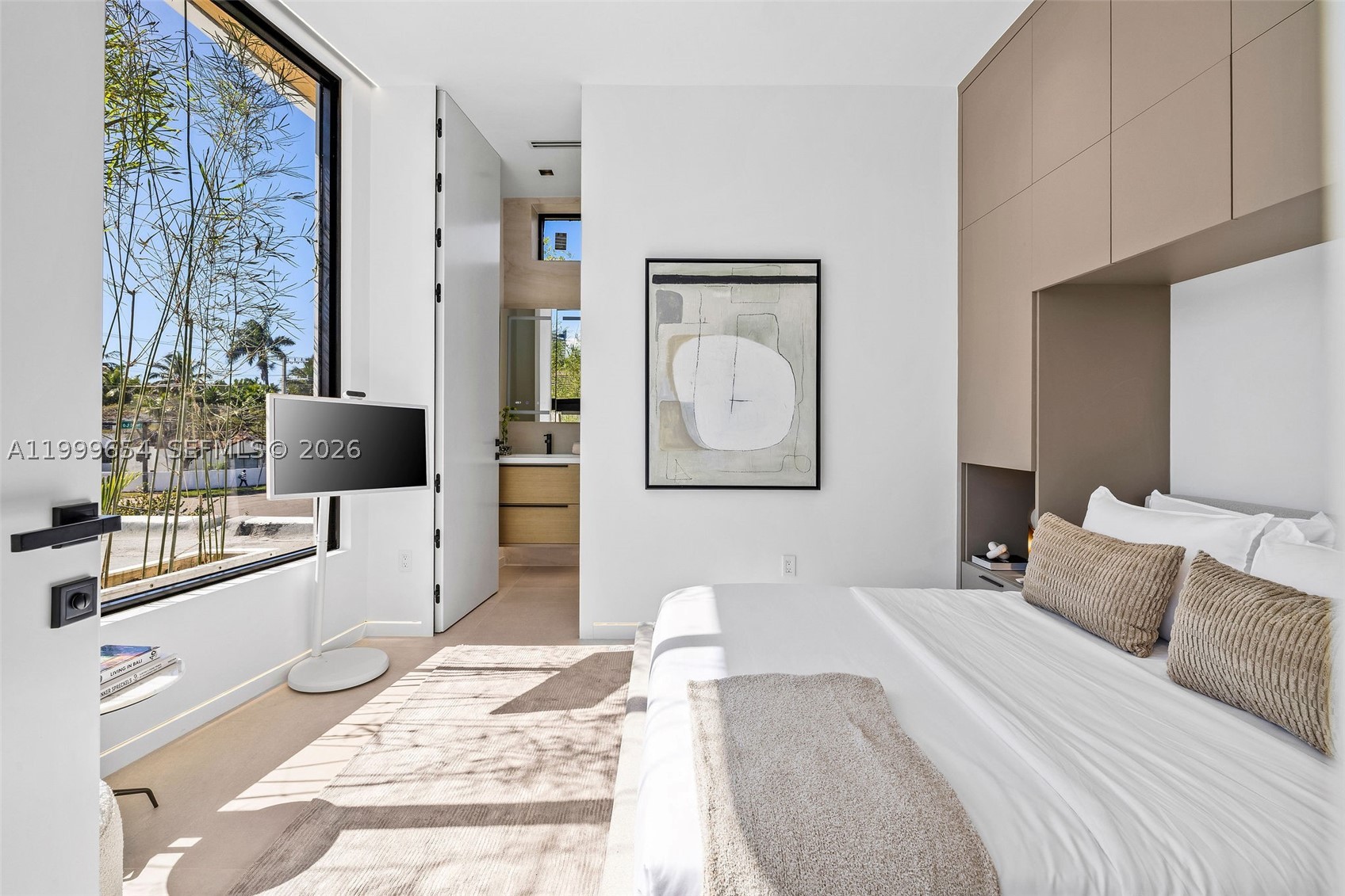 325 W 63rd St, Miami Beach FL 33141