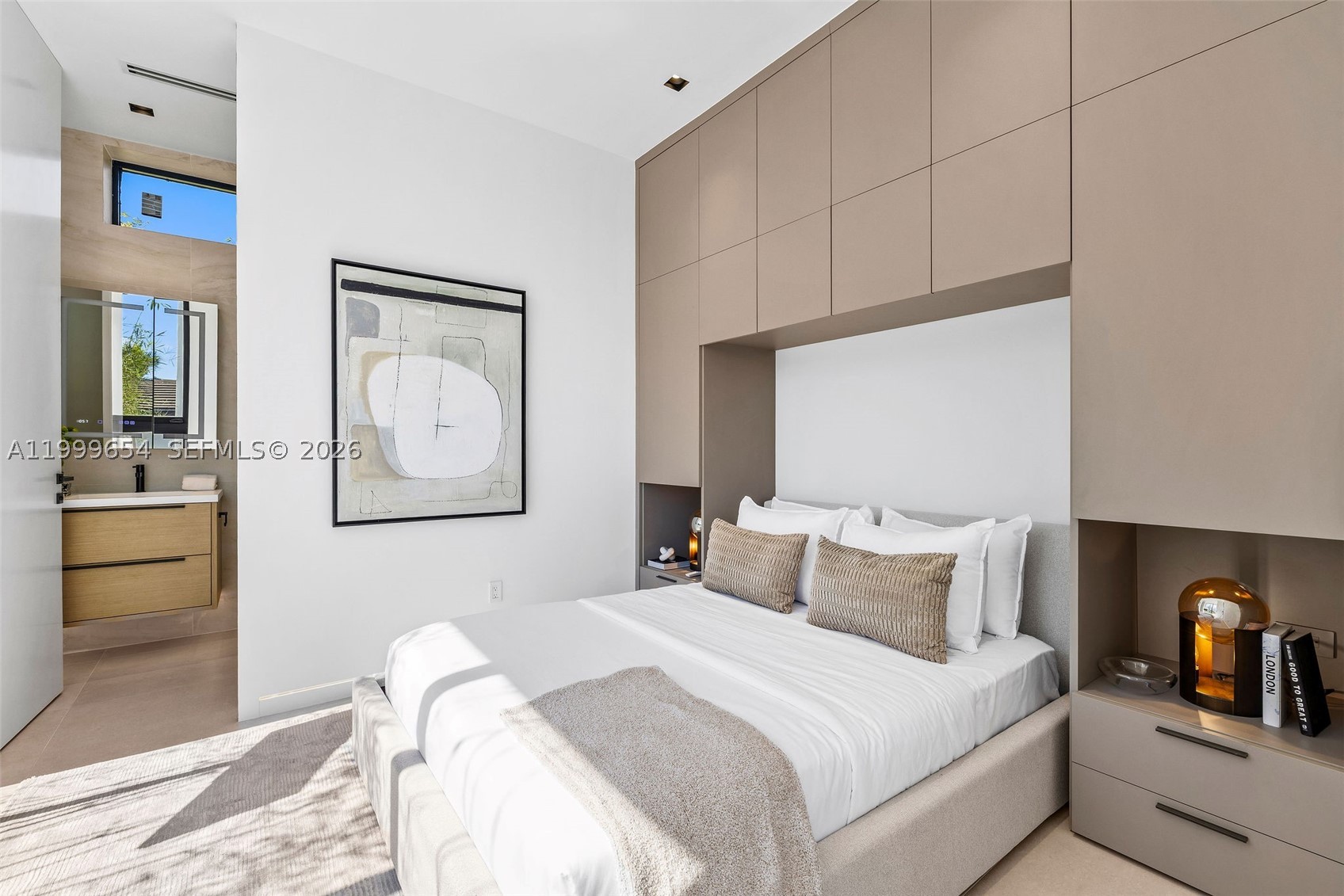 325 W 63rd St, Miami Beach FL 33141