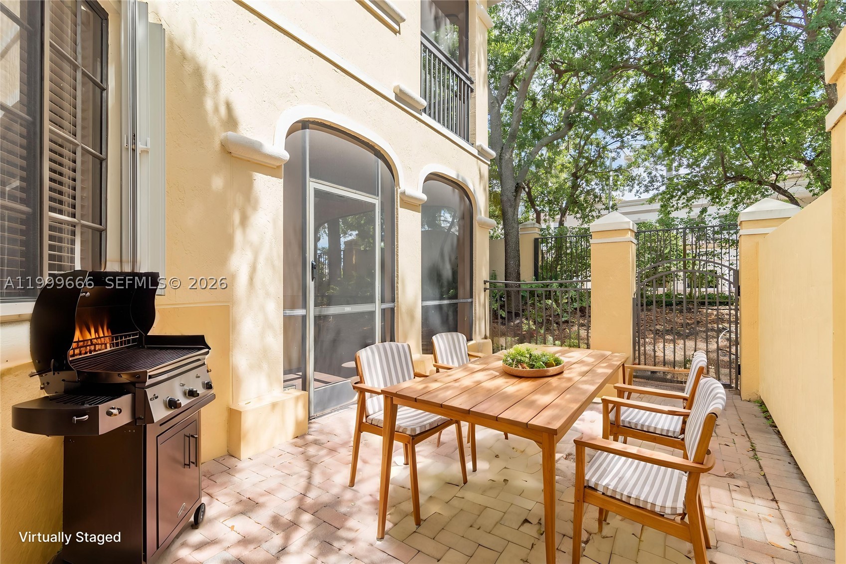 1611 Passion Vine Cir #12-2, Weston FL 33326