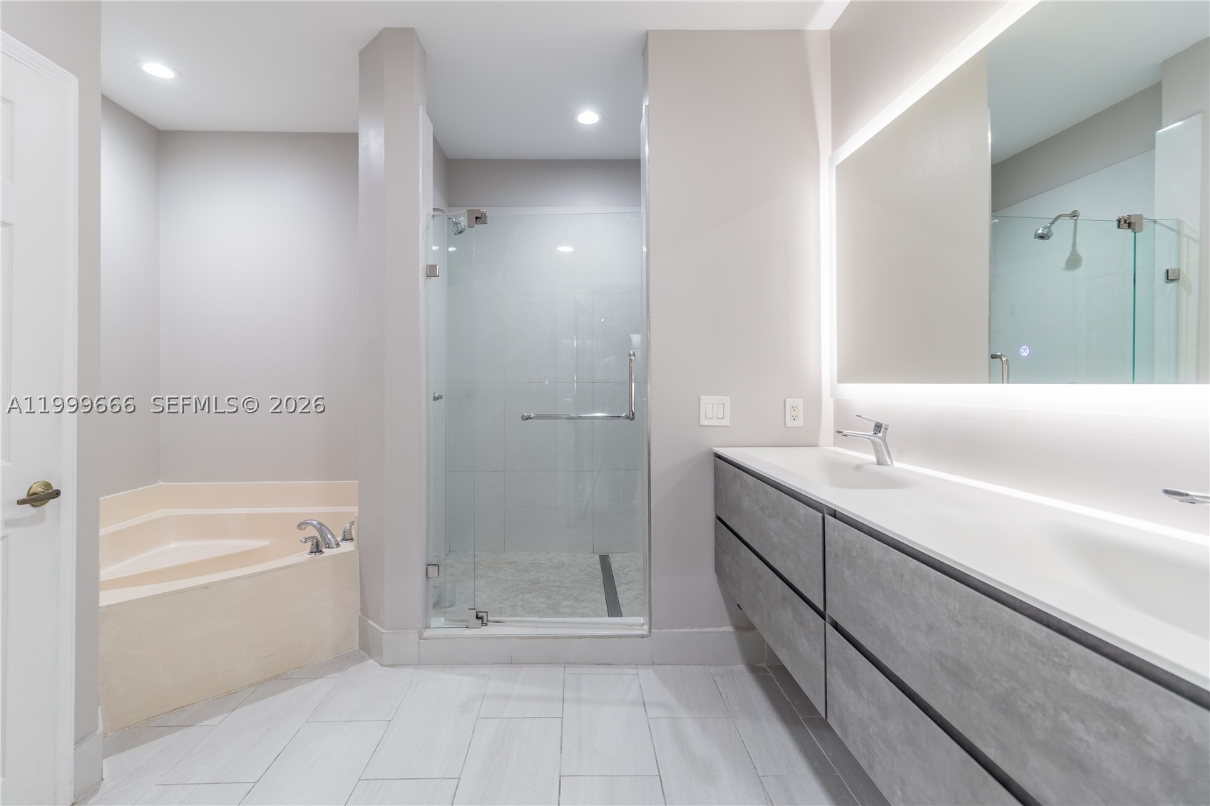 1611 Passion Vine Cir #12-2, Weston FL 33326