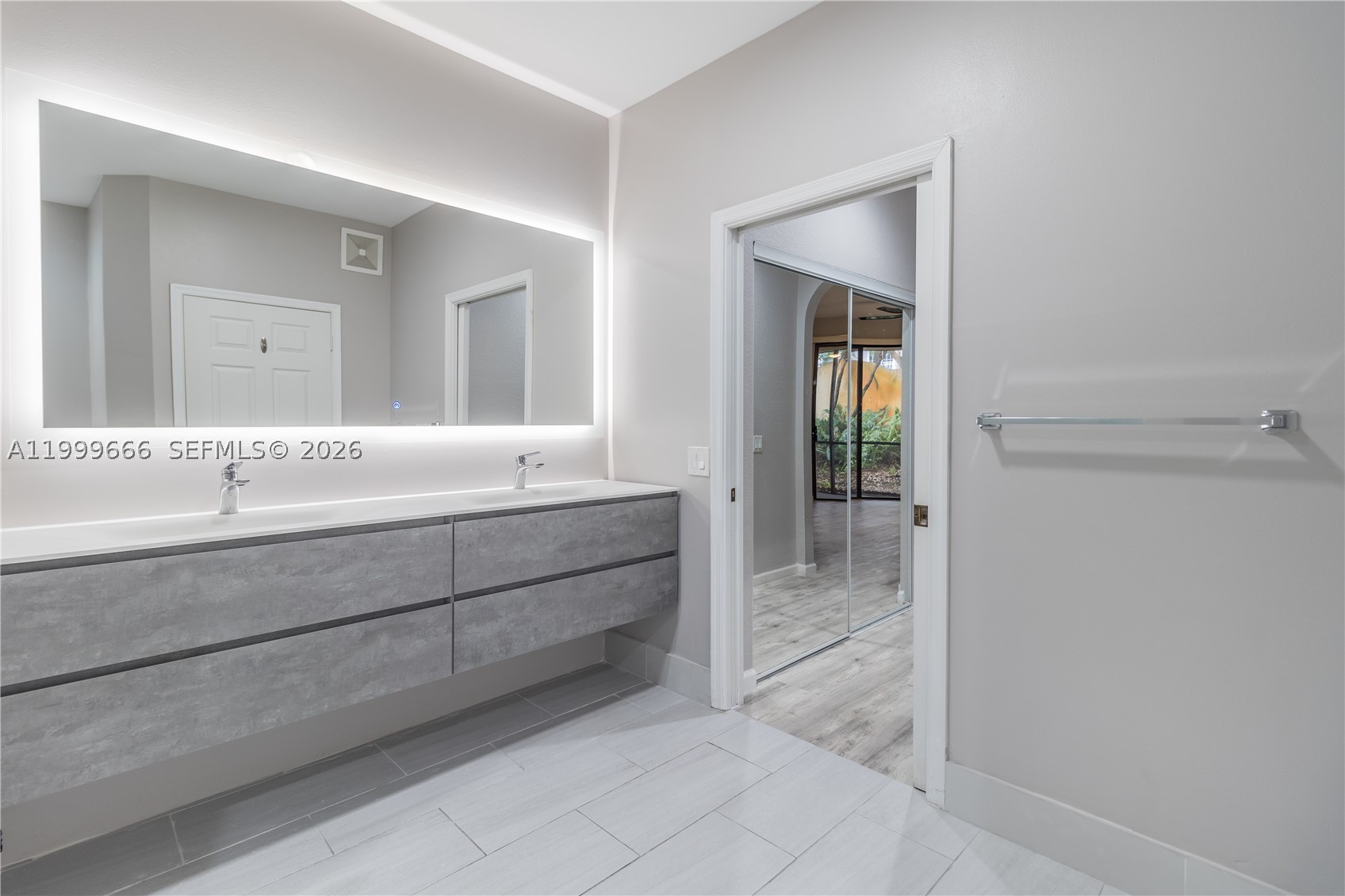 1611 Passion Vine Cir #12-2, Weston FL 33326