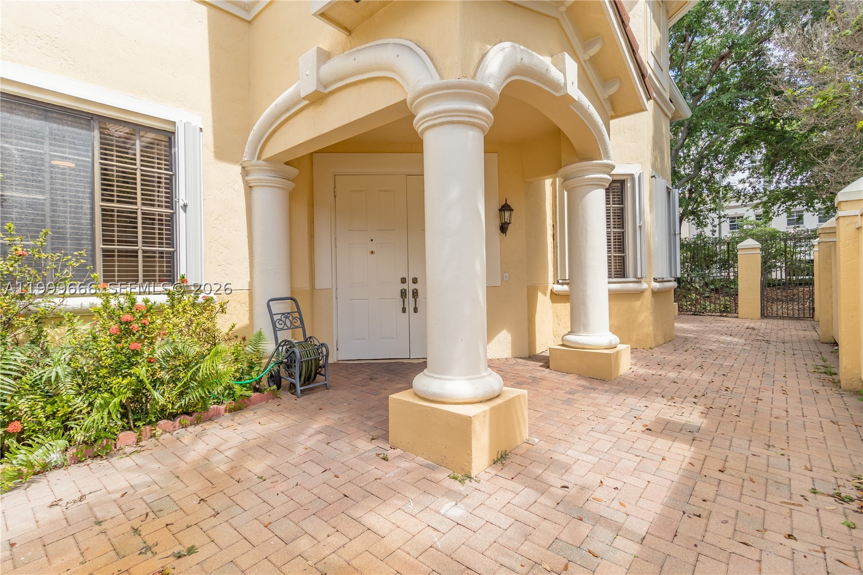 1611 Passion Vine Cir #12-2, Weston FL 33326