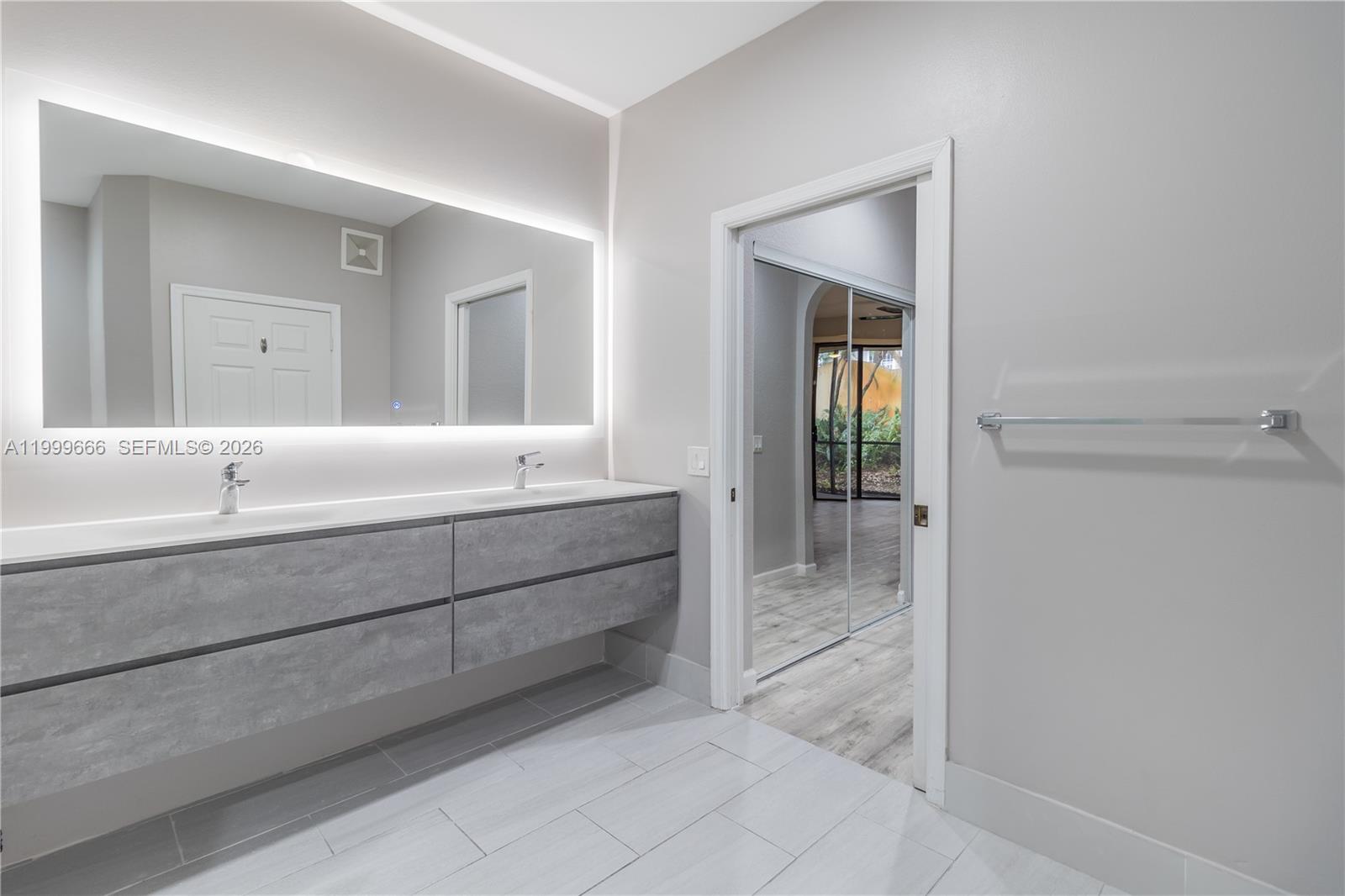 1611 Passion Vine Cir #12-2, Weston FL 33326