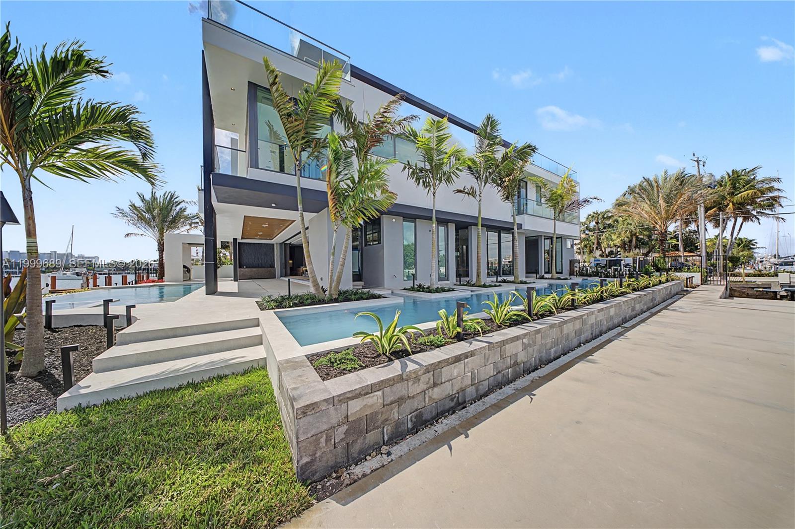 1400 W Lake Dr, Fort Lauderdale FL 33316