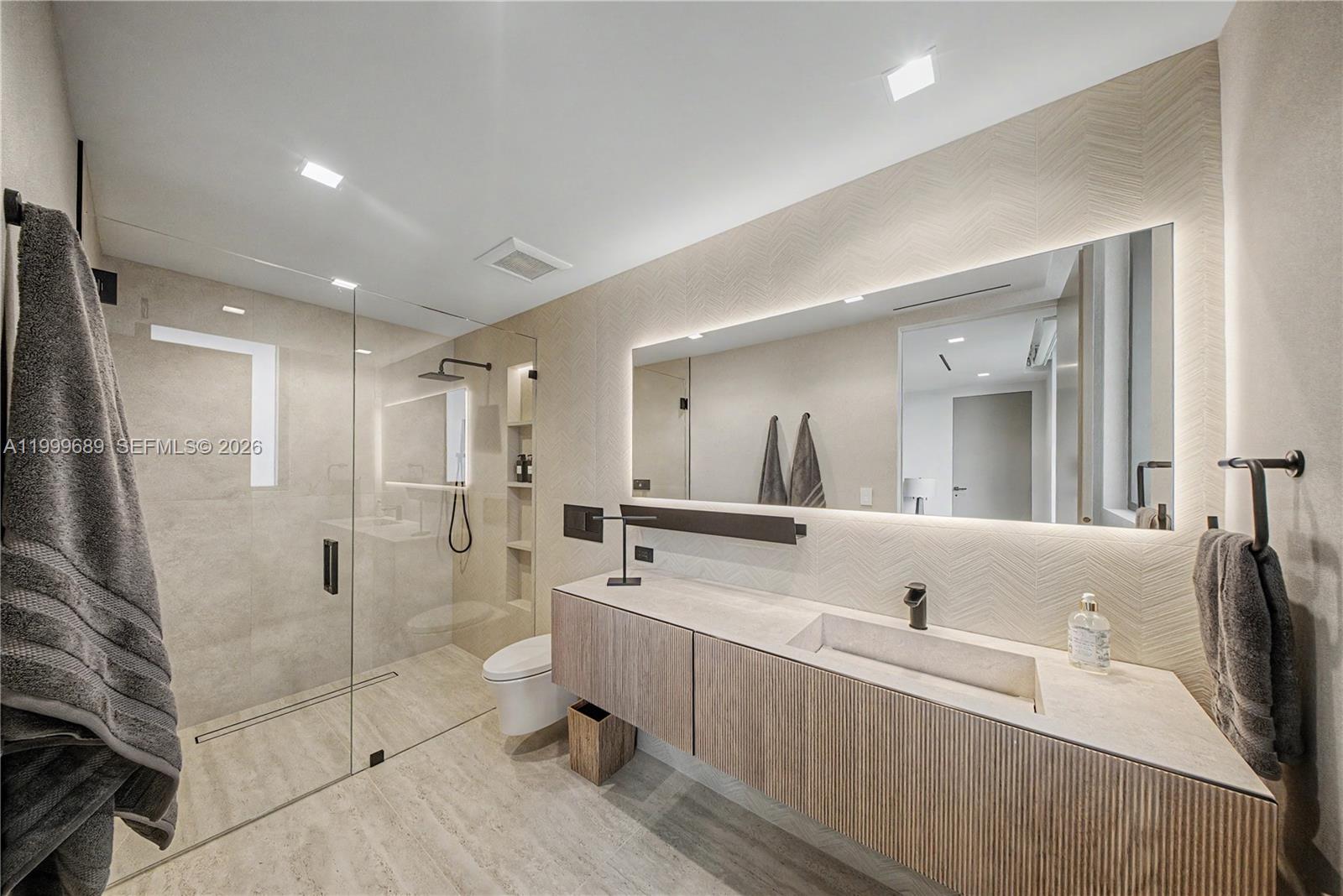 1400 W Lake Dr, Fort Lauderdale FL 33316