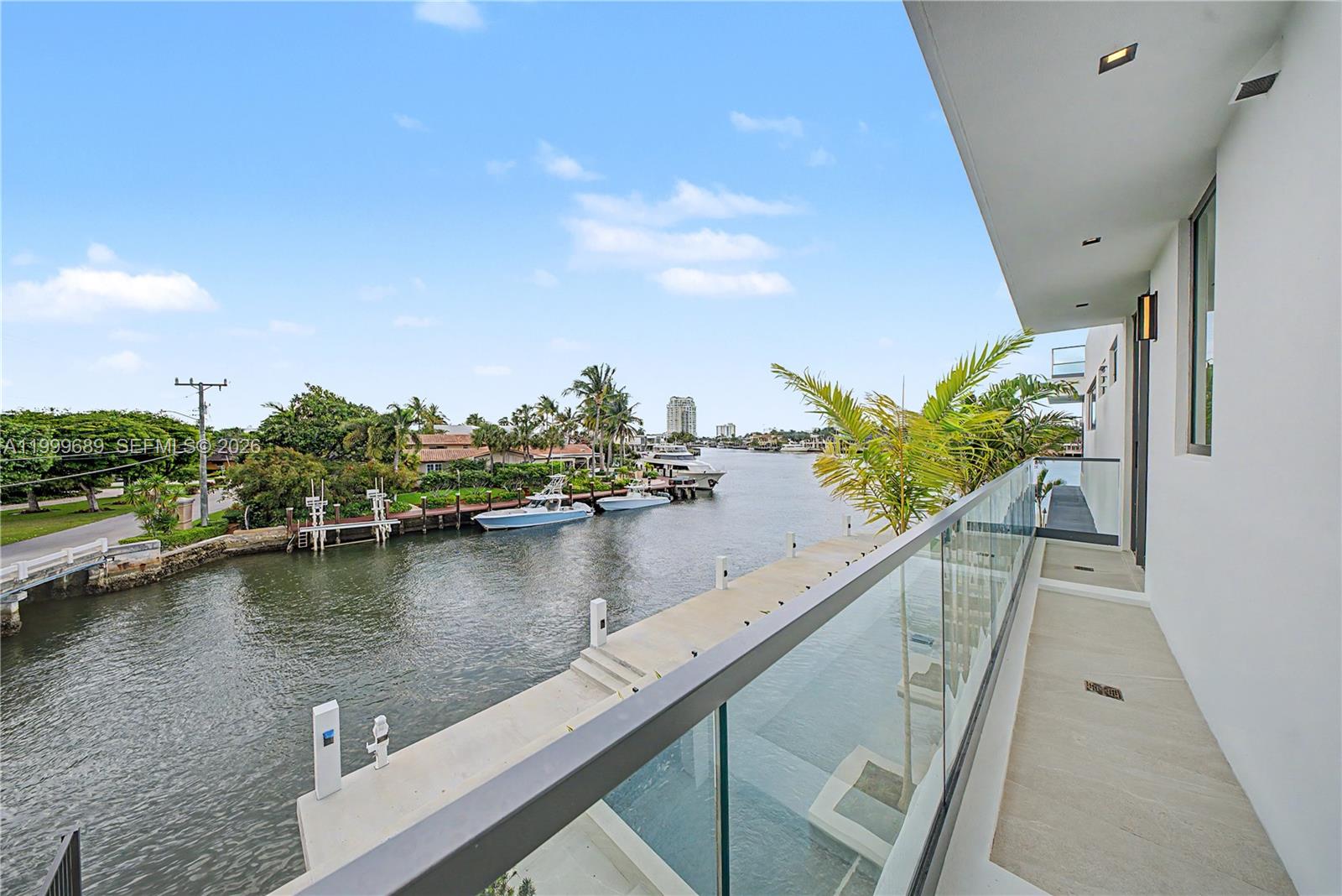 1400 W Lake Dr, Fort Lauderdale FL 33316