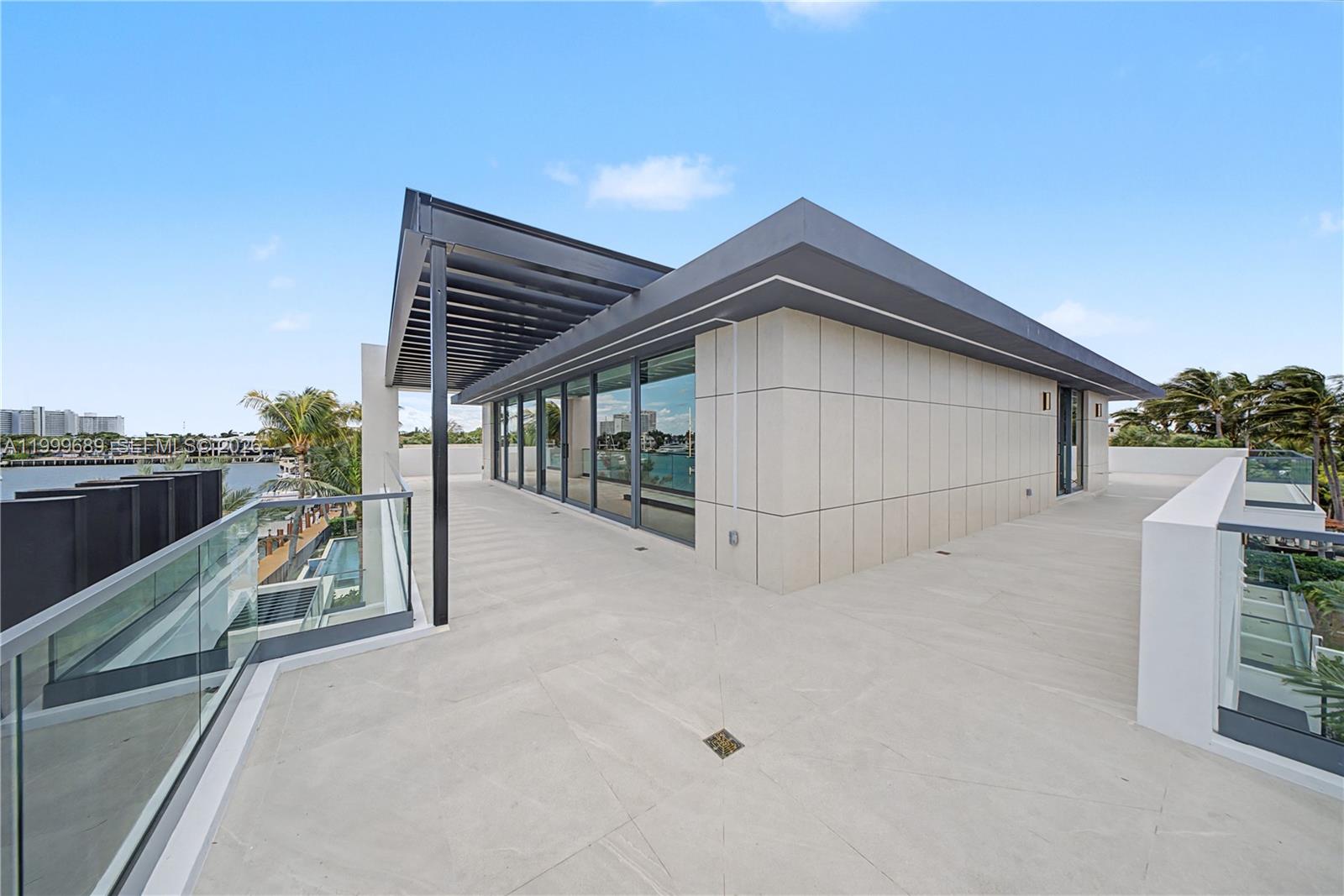1400 W Lake Dr, Fort Lauderdale FL 33316