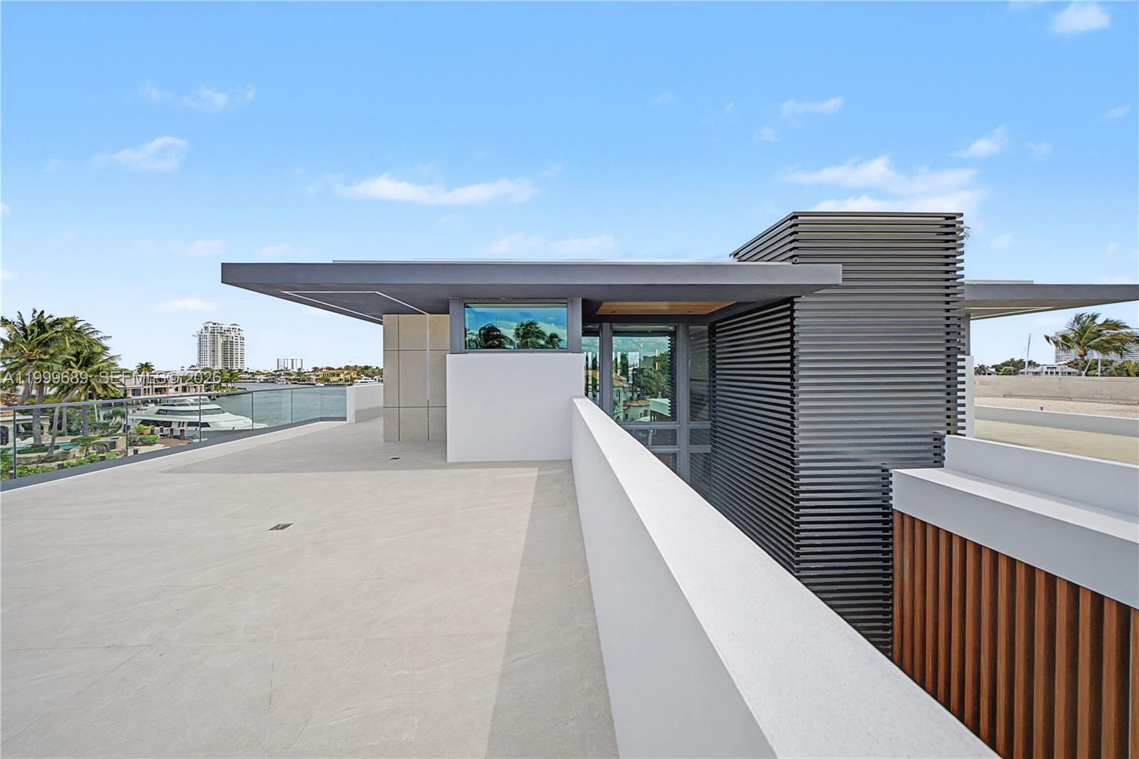 1400 W Lake Dr, Fort Lauderdale FL 33316
