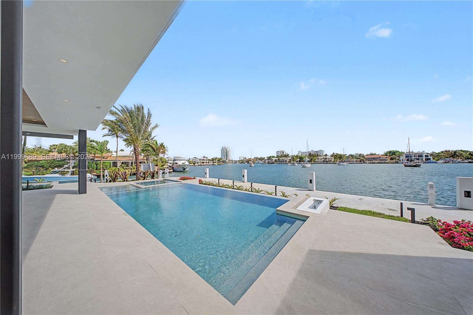 1400 W Lake Dr, Fort Lauderdale FL 33316