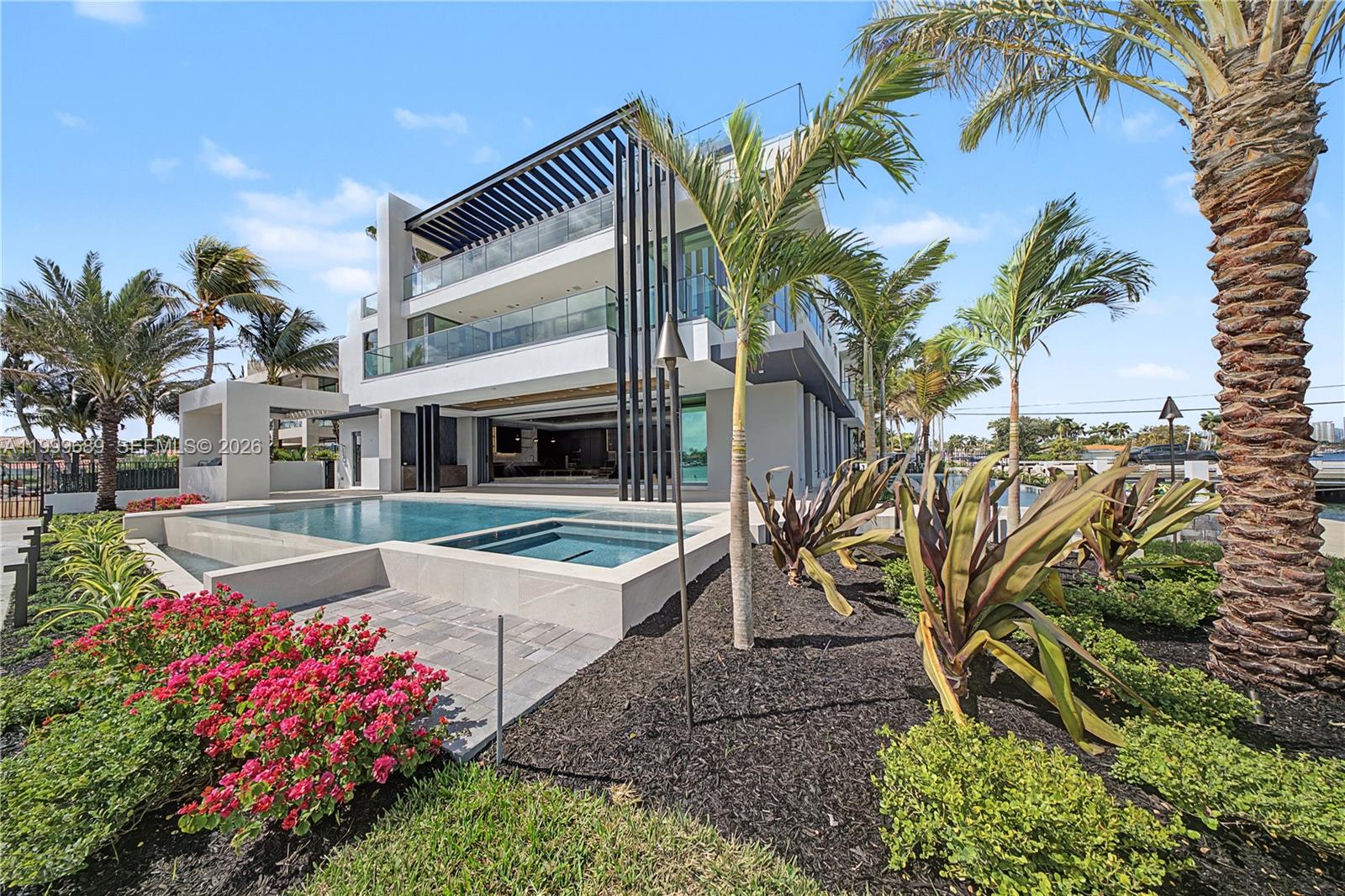 1400 W Lake Dr, Fort Lauderdale FL 33316