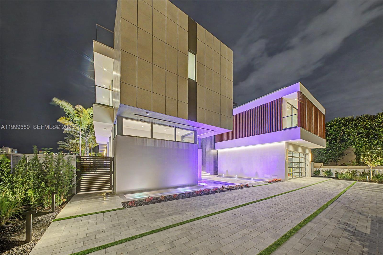 1400 W Lake Dr, Fort Lauderdale FL 33316