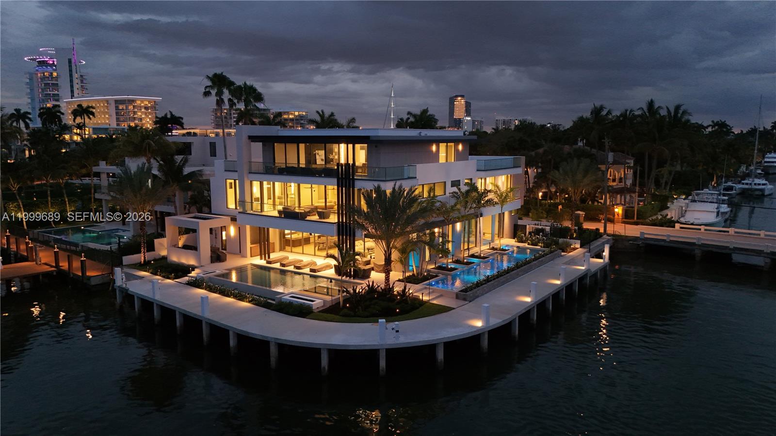 1400 W Lake Dr, Fort Lauderdale FL 33316