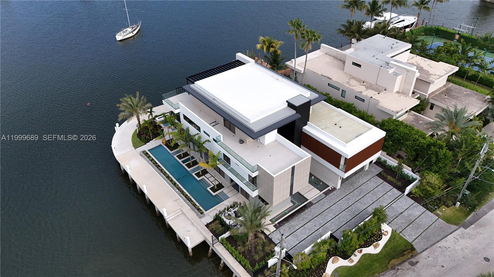 1400 W Lake Dr, Fort Lauderdale FL 33316