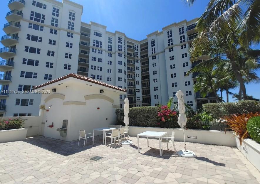 20000 E Country Club Dr #201, Aventura FL 33180