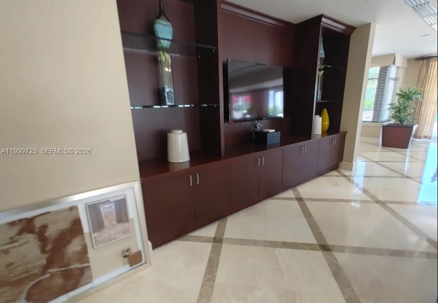 20000 E Country Club Dr #201, Aventura FL 33180