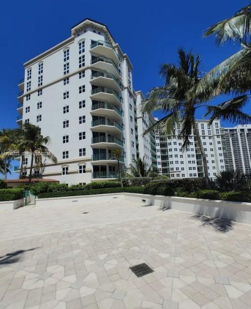 20000 E Country Club Dr #201, Aventura FL 33180