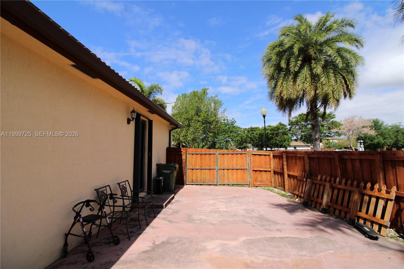 3698 SE 2nd Dr, Homestead FL 33033