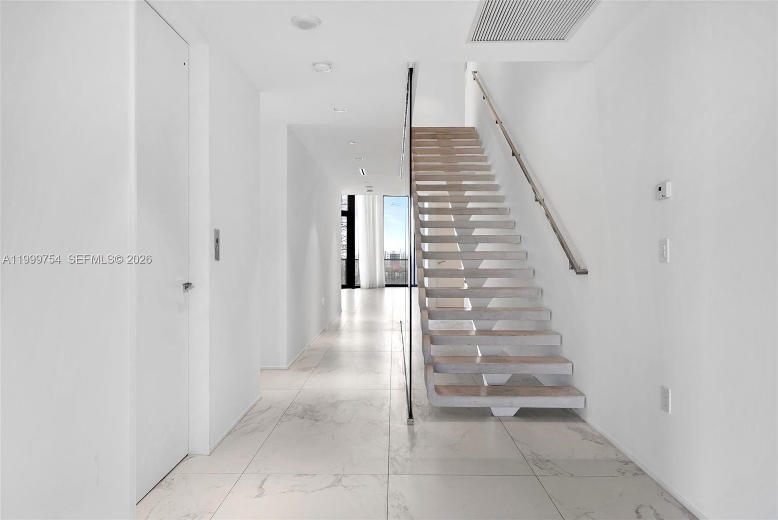 1000 Biscayne Blvd #1201, Miami FL 33132