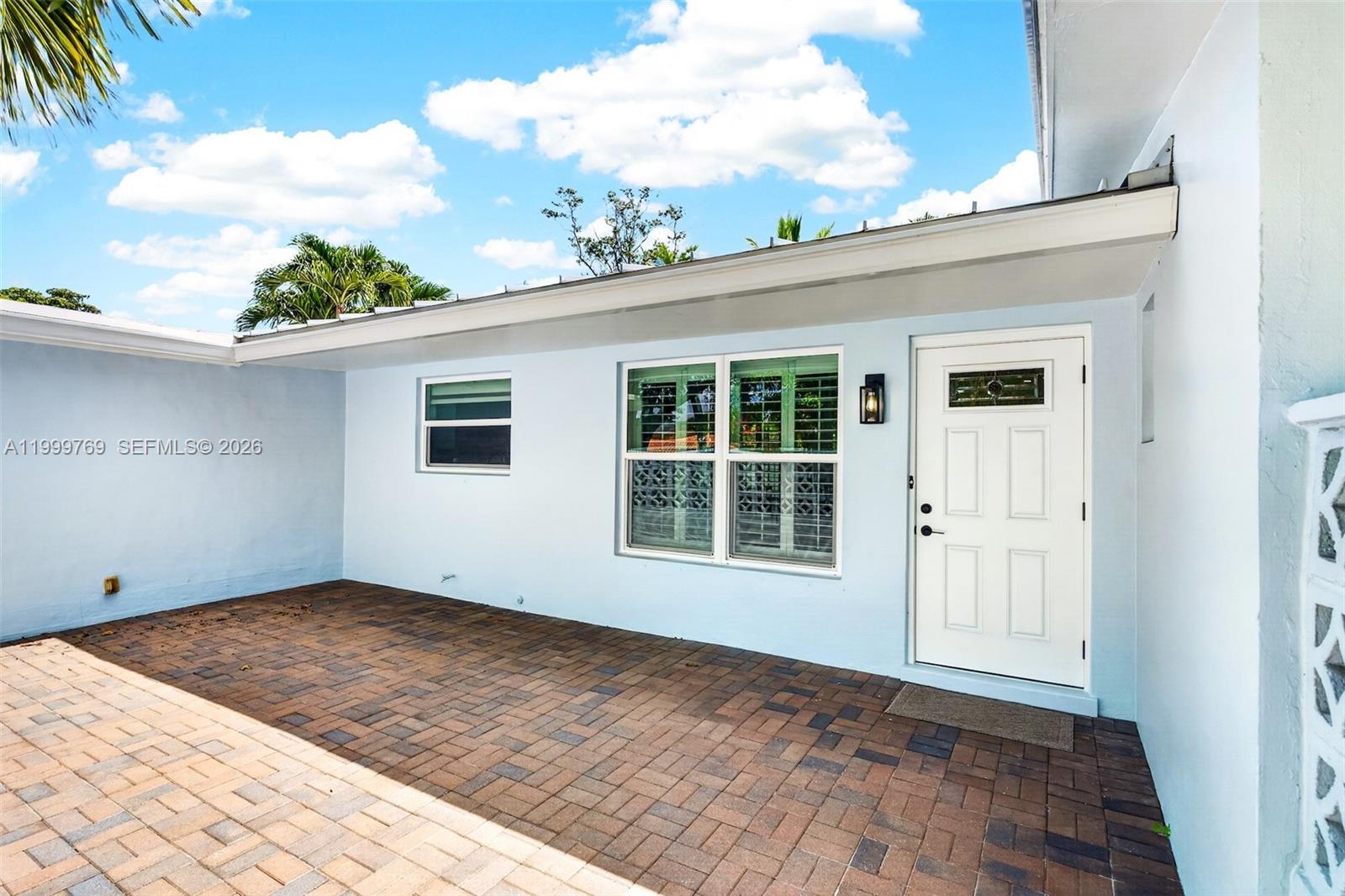 4010 NE 22nd Ave, Lighthouse Point FL 33064