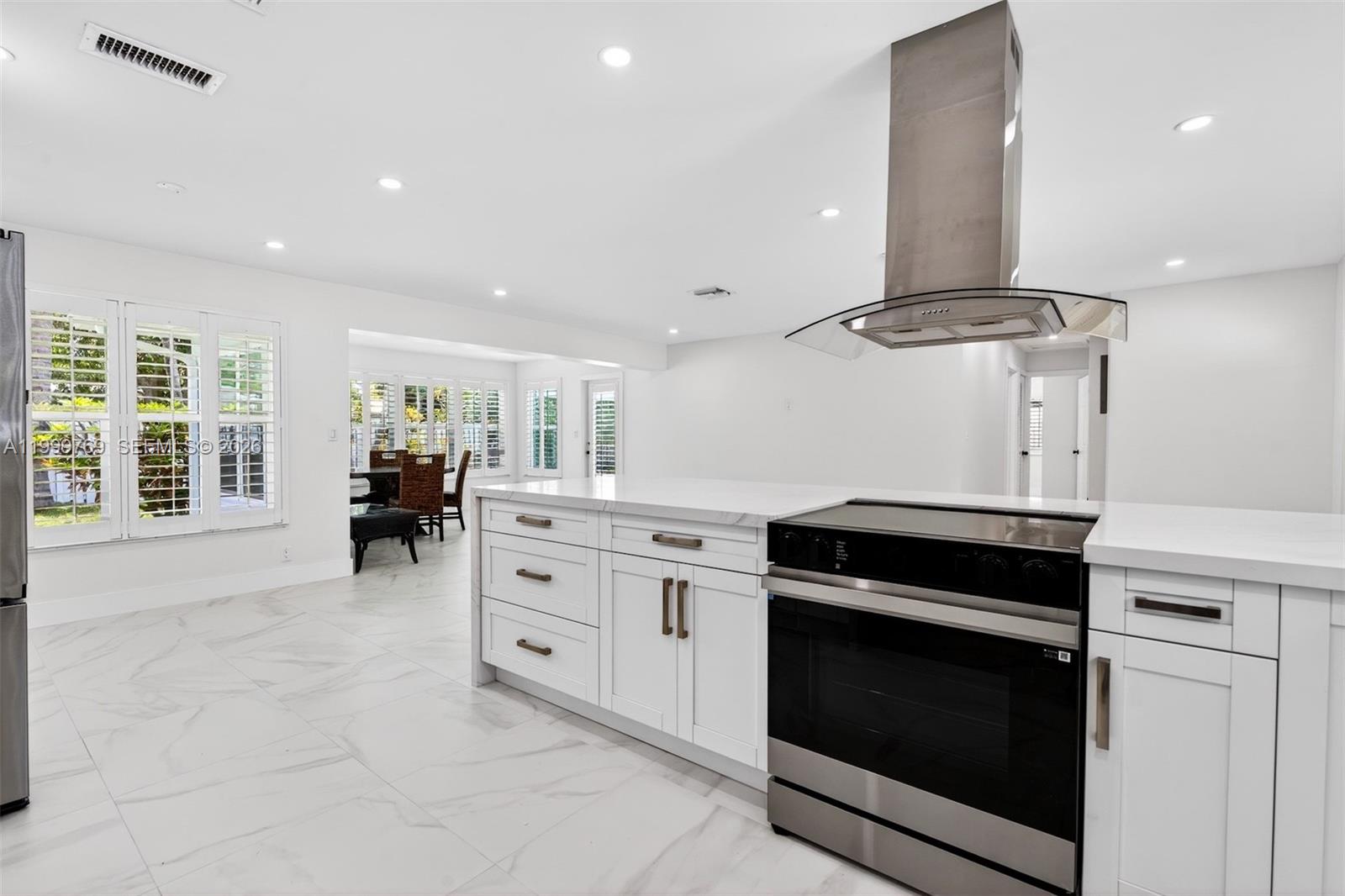 4010 NE 22nd Ave, Lighthouse Point FL 33064