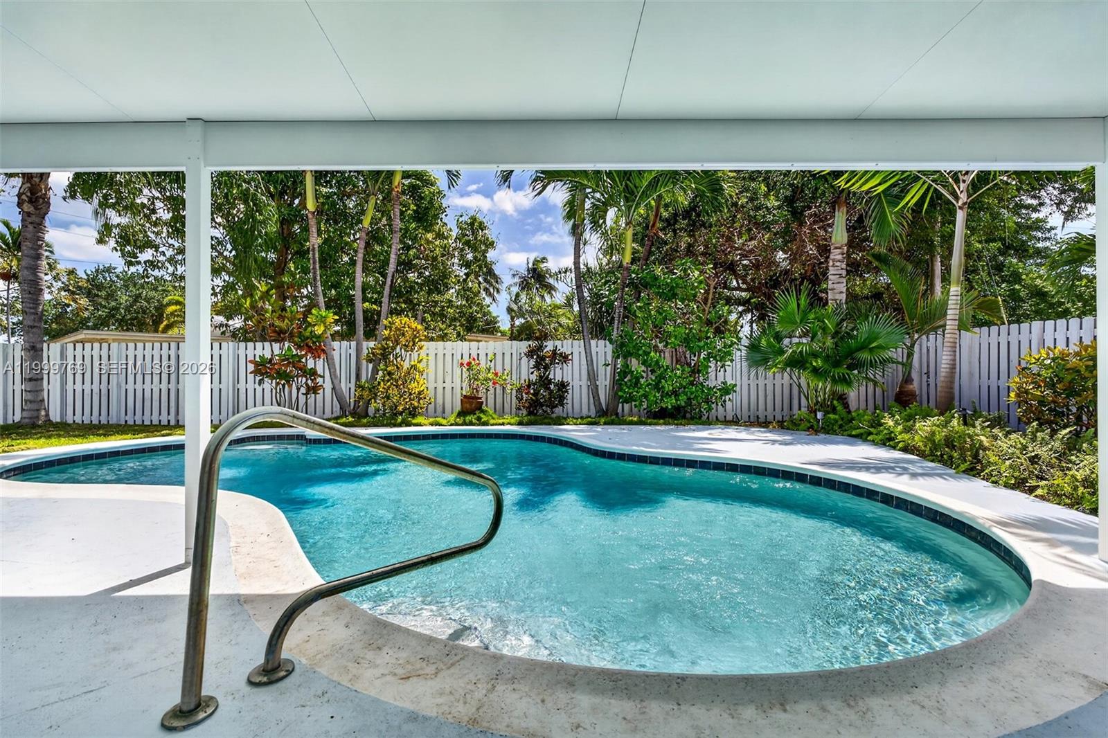 4010 NE 22nd Ave, Lighthouse Point FL 33064