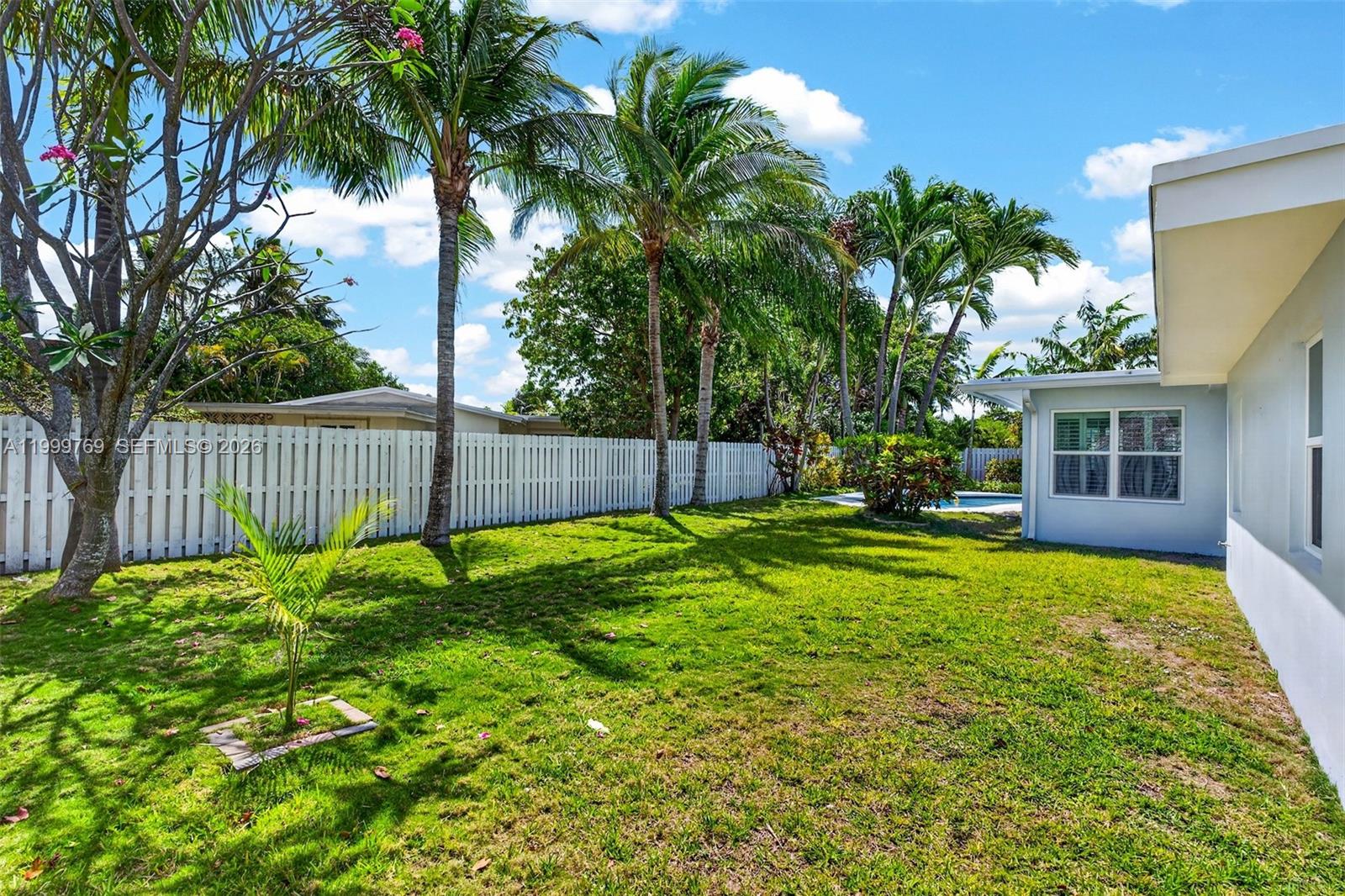 4010 NE 22nd Ave, Lighthouse Point FL 33064