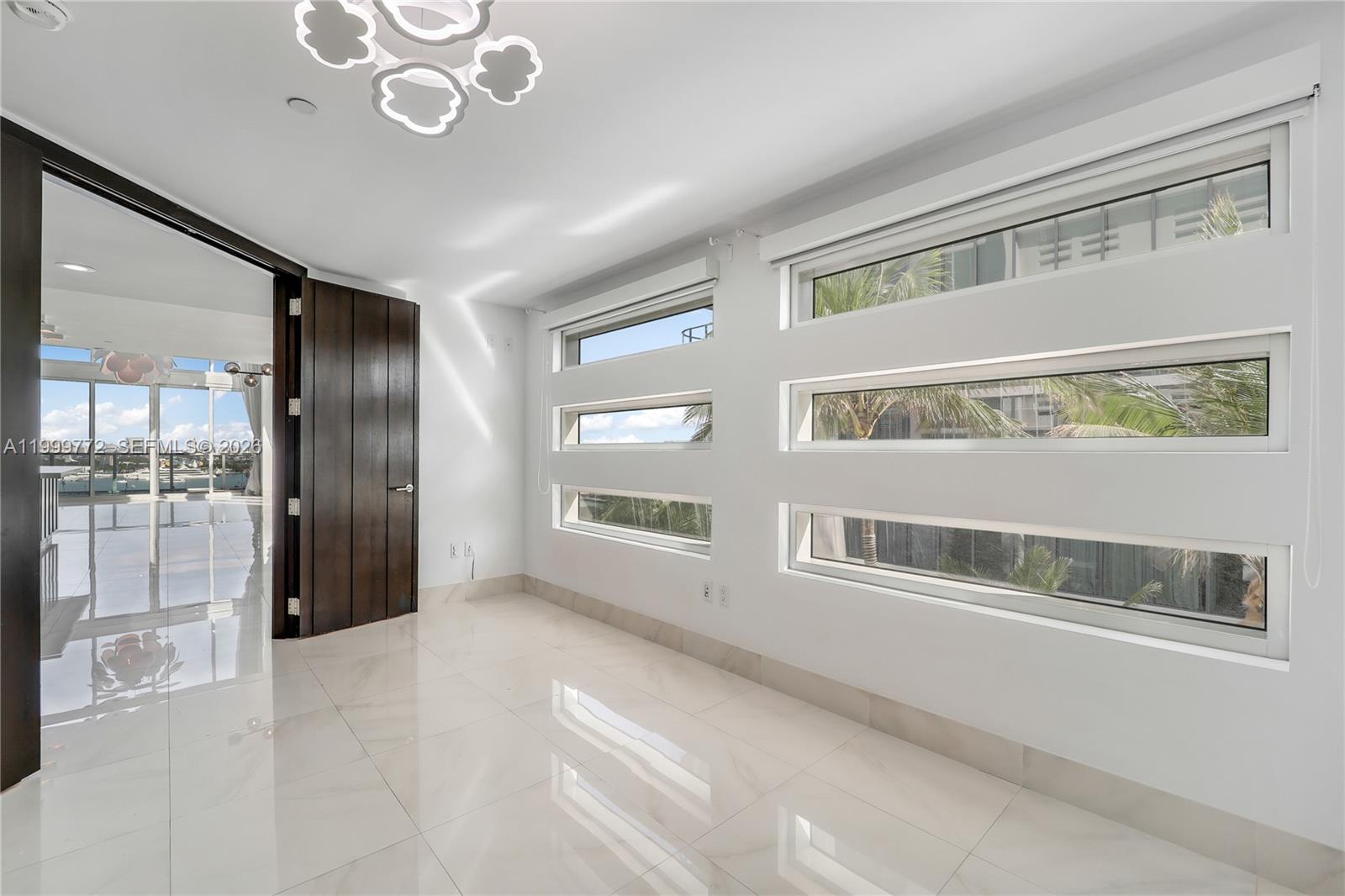 1040 Biscayne Blvd #1001, Miami FL 33132