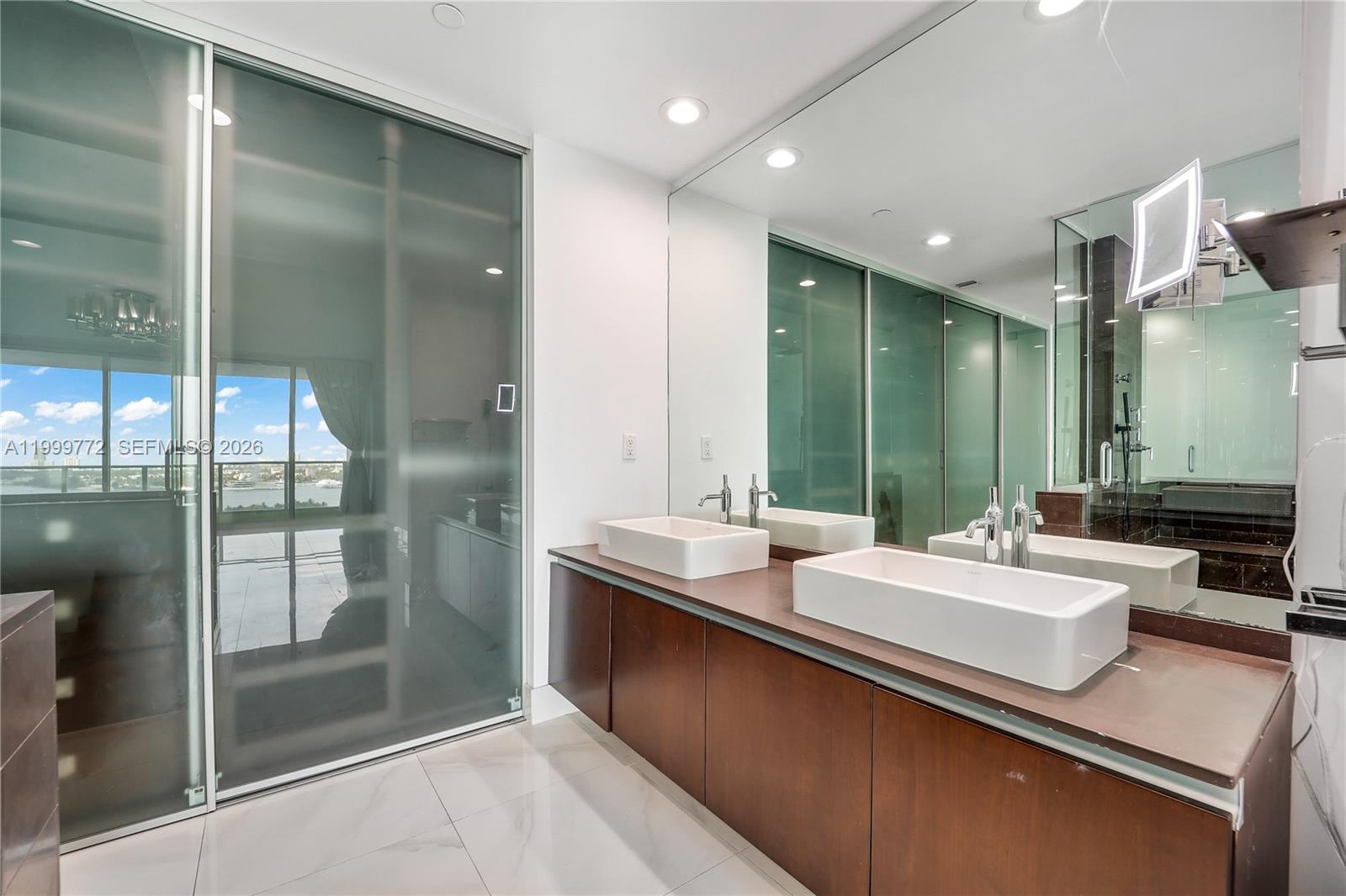 1040 Biscayne Blvd #1001, Miami FL 33132
