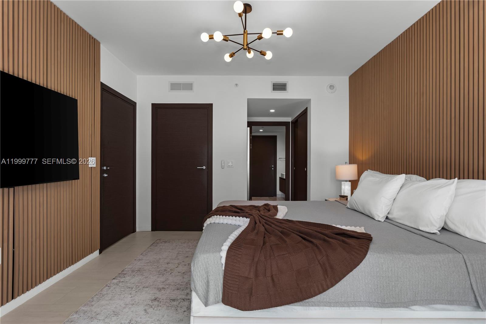 1000 Brickell Plz #2003, Miami FL 33131