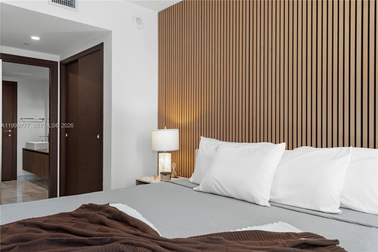 1000 Brickell Plz #2003, Miami FL 33131