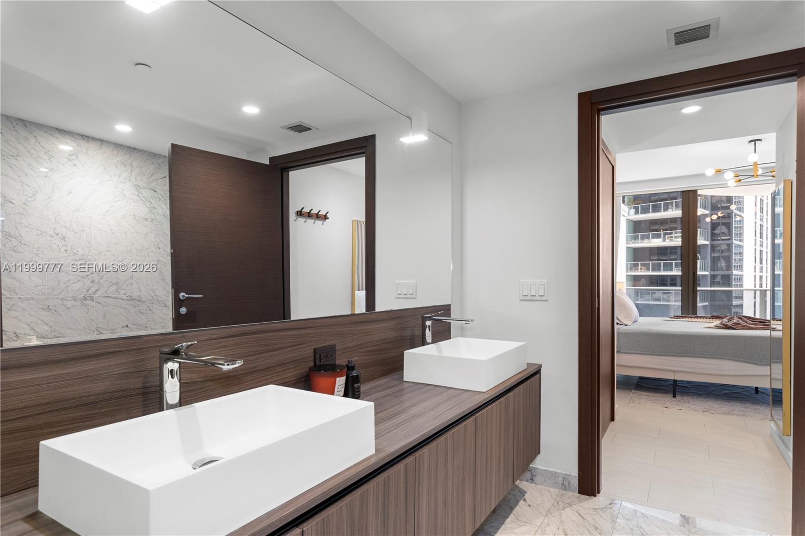 1000 Brickell Plz #2003, Miami FL 33131