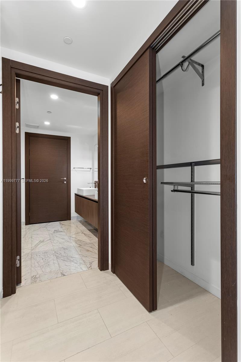 1000 Brickell Plz #2003, Miami FL 33131