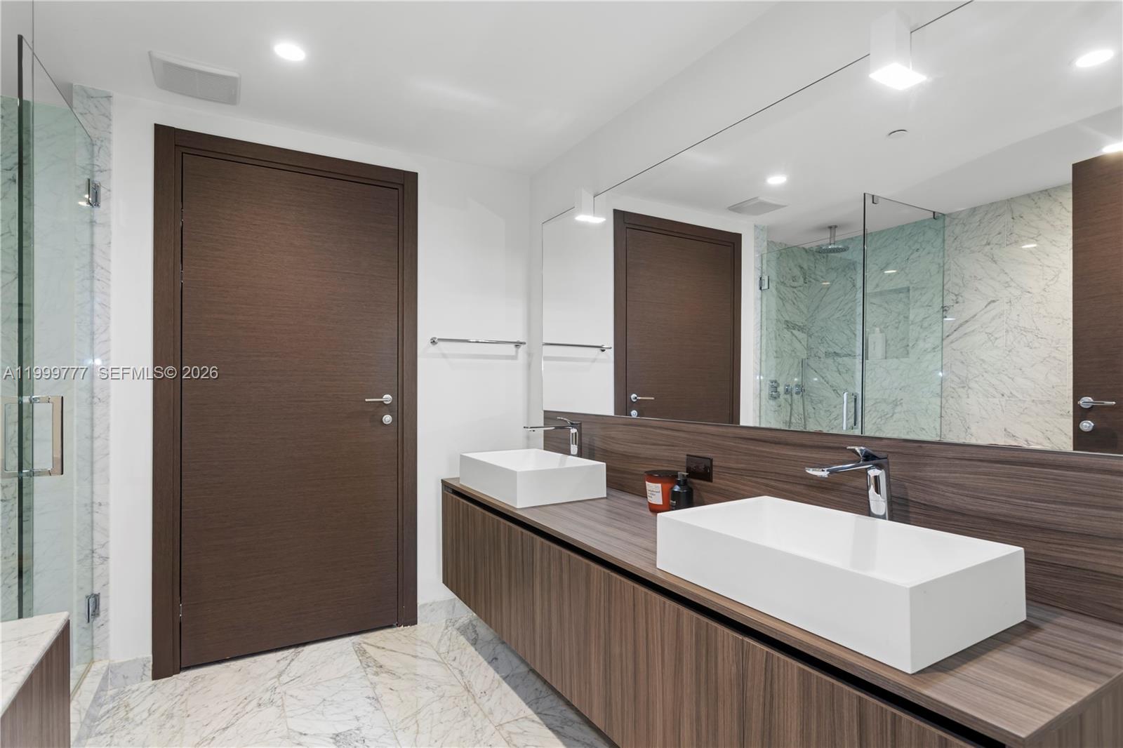 1000 Brickell Plz #2003, Miami FL 33131